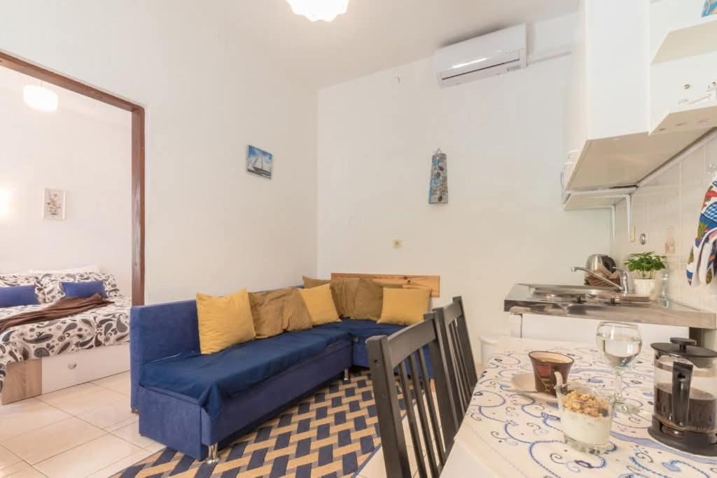 Loredana Apartments Crikvenica Oda fotoğraf