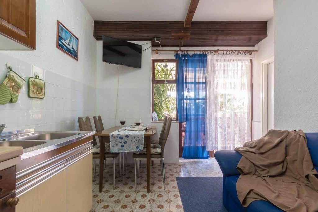 Loredana Apartments Crikvenica Oda fotoğraf